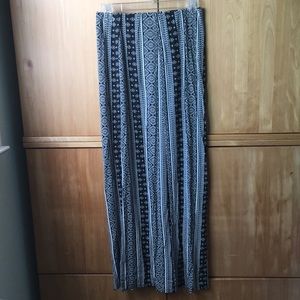 Bohoo m slit maxi skirt